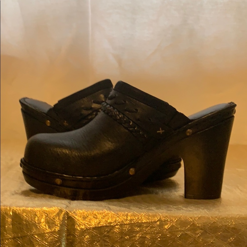 Clogs